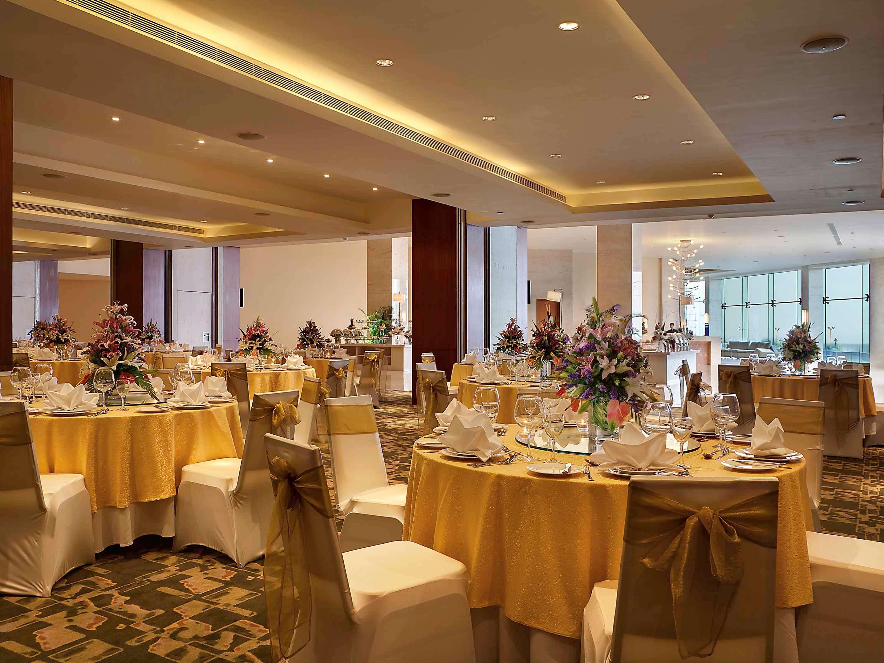 Novotel Visakhapatnam Varun Beach Exterior foto The ballroom