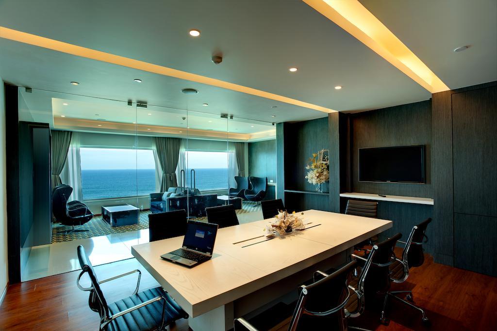 Novotel Visakhapatnam Varun Beach Exterior foto Office